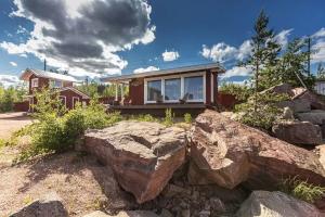 Rybatskiy prichal Hotel, Derevyannoye