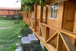 Cottages u Vali, Ldzaa