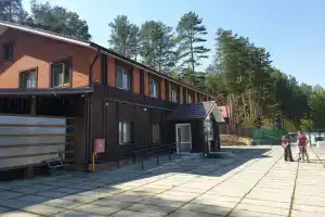 Obekt "Dom s mangalom na beregu reki" Hotel