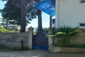 Tri Kiparisa Guest house, Novyjj Afon