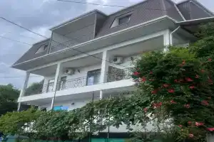 U Georgiya Guesthouse, Gagra