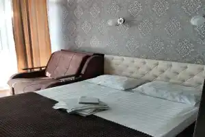 Pyatimestnyy nomer delyuks s vidom na more Apartments, Lazarevskoye