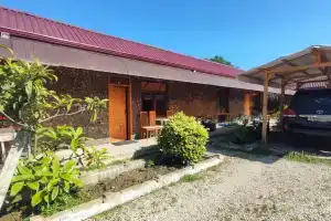 Laura Guest house, Candripsh