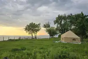 "U morya" Glamping, Goght'
