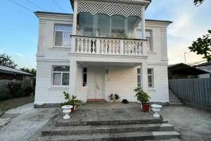 Guest House u Luizy, Candripsh