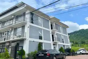 Mira Hotel, Novyjj Afon
