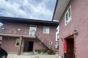 Solnechnyy dvor u Syuzanny Guest house, Kheivani