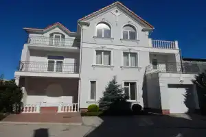 "Na Efremova" Guest house, Sevastopol