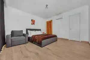 "BroNau Modern" Guest house