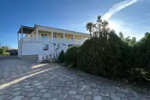 "Grin Garden" Guest house, Gori