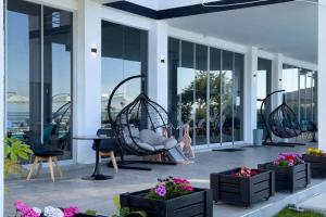 "Greenland hotel", Kheivani