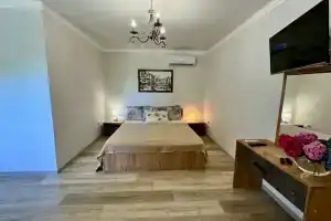 v Ldzaa Guest house