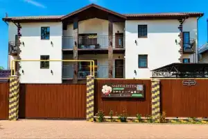 Markizetta - uyutnyy v dvuh shagah ot plyazha Guest house, Berdyansk