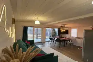 Zagorodnyy dom Vdali - idealnyy balans komforta i prirody Cottage