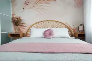 Chistaya, novaya ryadom s metro, bolshaya krovat Apartments, Moscow