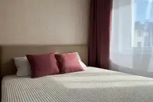 Otlichnaya odnokomnatnaya u ZhD Noyabrska Apartments