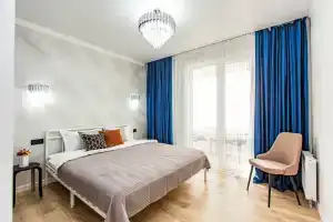 ZhK Ala Park -- evrodvushka s vidom na gory, ryadom TRTs i metro Apartments, Almaty