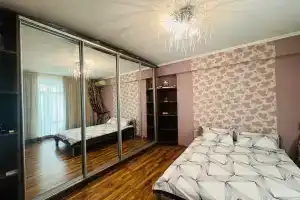 Tsentralnaya ploshchad Lenina, voda kruglosutochno Apartments, Donetsk