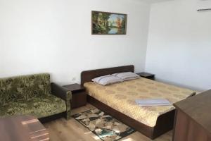 Trehmestnyy nomer uluchshennyy Apartments, Sevastopol