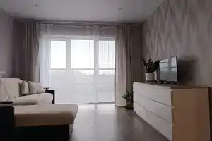 Strekoza Apartamenty s panoramnym balkonom na reku Volhov, Velikiy Novgorod