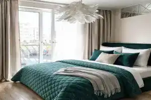 BIZNES klassa u shkoly SAMBO Apartments, Kostova