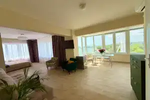 Uyutnaya s luchshim vidom na more i tsentralnuyu ploshchad Apartments, Berdyansk