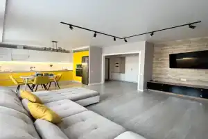 3-k v ZhK Komfort klassa Kaskad Apartments, Petrozavodsk