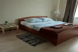 Solnechnaya, uyutnaya Apartments, Zheleznodorozhnyy