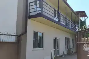 Shmidta 80 Guest house, Kerch