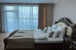 Chetyryohmestnyy nomer 2-h mestnyy Delyuks Apartamenty, Machara