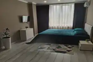 Uyutnaya , vysokiy etazh, prekrasnyy vid s okon Apartments