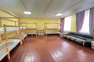 Krovat v obshchem nomere s 8 krovatyami Apartments, Dzerzhinsk