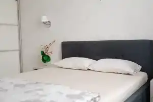 Uyutnaya dvuhkomnatnaya . Tsentr. Peshehodnaya ulitsa. Apartments, Mogilev