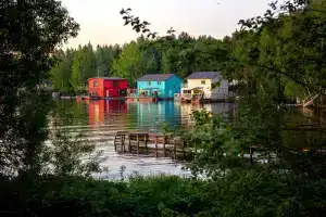 Plavayushchey kottedzh Volk Cottage, Zhostovo