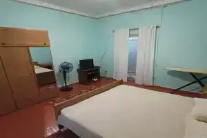 Uyutnaya v horoshem rayone nepodaleku ot morya Apartments, Izbarbash