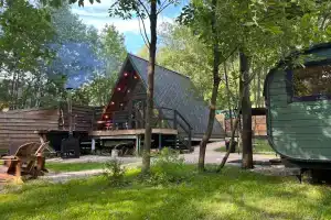 Treugolnyy domik Avro s baney i chanom v Chkalov Dacha Cottage, Vladivostok