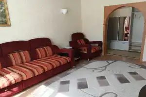 2-komnatnaya Apartments, Yalutorovsk