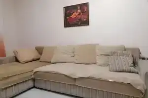 Prostornaya uyutnaya 3-komnatnaya Apartments, Ekaterinburg