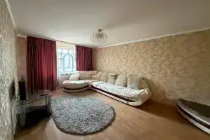 Uyutnaya treshka v spokoynom spalnom rayone Apartments, Donetsk
