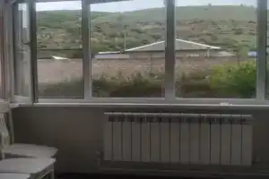 Uyutnaya novaya , s vidom na gory Apartments, Derbent