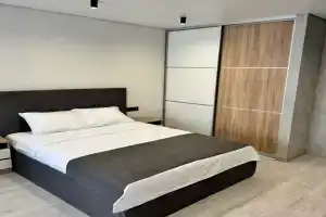 Uyutnaya studiya v tsentre goroda, naprotiv parka imeni Gorkogo Apartments, Melitopol