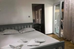 Chetyryohmestnyy nomer standart Apartments