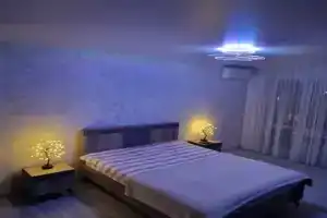 Uyutnaya v samom tsentre goroda ryadom s morem Apartments, Mariupol