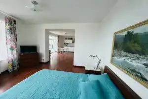 Apartamenty s vidom na more, Lazarevskoye