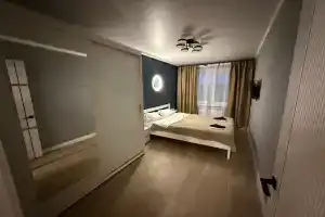 v samom tsentrea s divopisnym vidom na naberezhnuyu Apartments, Donetsk