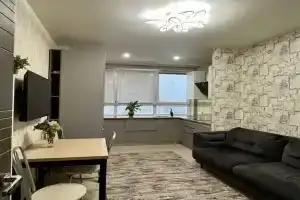 Uyutnaya svetlaya s vidom na gorod i les Apartments, Dzerzhinsk