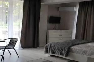 N5 Chetyrehmestnyy nomer Apartments, Ashe