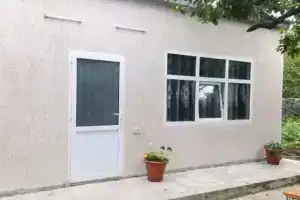 Semeynyy nomer standart no1 Apartments, Alakhadzi
