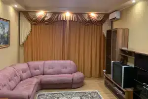 v tsentrea Apartments, Lugansk