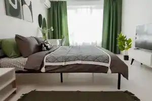 Novaya prostornaya v ZhK "Leningradskiy kvartal" Apartments, Mariupol